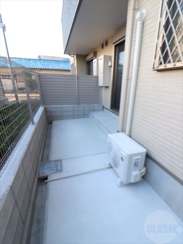 バルコニー　テラス