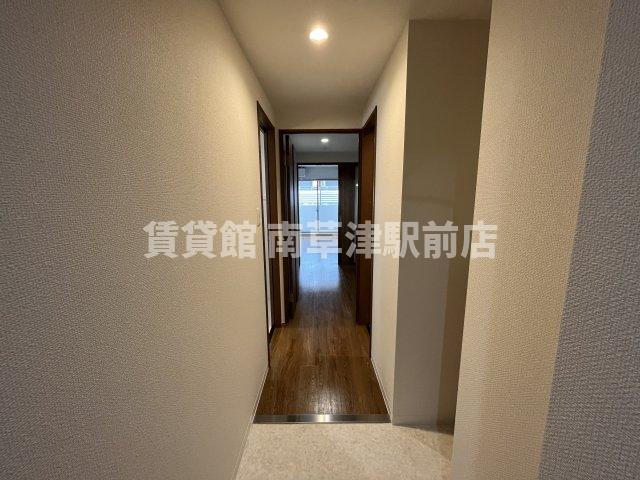 玄関　同建物内の別室写真となります。