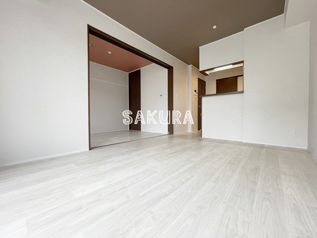 居室・リビング　こちらのリビングで趣味の時間をお楽しみください♪