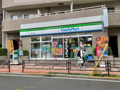 コンビニ　ファミリーマート 千束三丁目店（コンビニ）まで291m