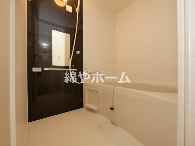 バス・シャワールーム　ゆったり過ごせるお風呂です