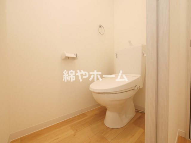 トイレ　落ち着いたトイレです