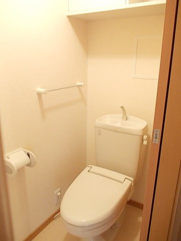 トイレ　清潔感のあるトイレです