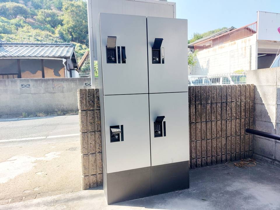 エントランス　宅配ボックス