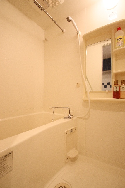 バス・シャワールーム　※他のお部屋の参考写真です