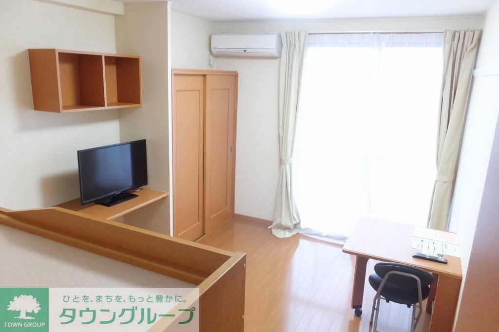 居室・リビング　家具家電付きのお部屋です。
