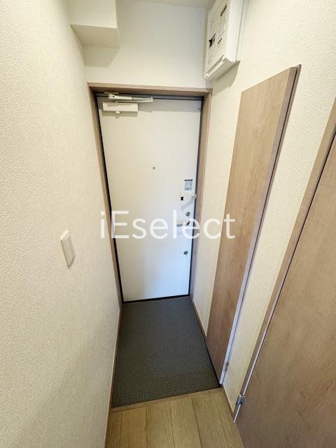 玄関　玄関にはシューズボックスがあります