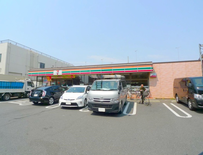 コンビニ　セブンイレブン（コンビニ）まで450m