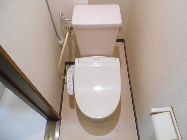 トイレ　ウォシュレット完備
