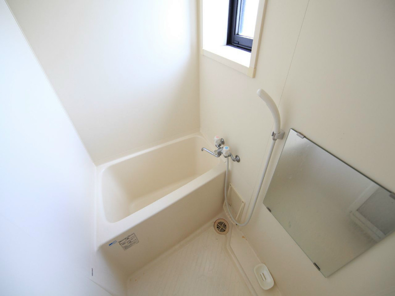 バス・シャワールーム　バスルーム（お風呂トイレ別）窓付（通風良好）