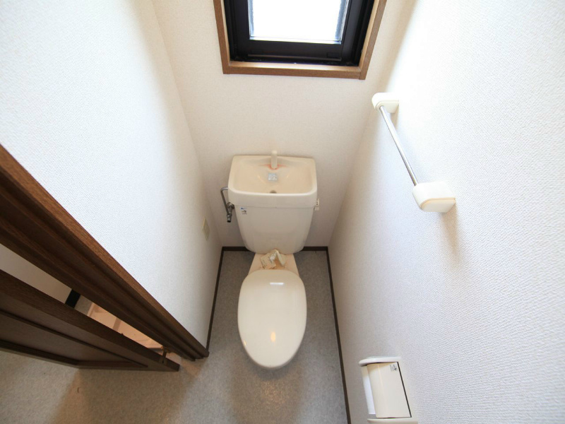 トイレ　トイレ（お風呂トイレ別）窓付（換気良好）