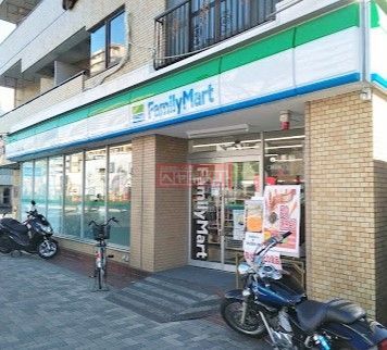 コンビニ　ファミリーマート萩中三丁目店（コンビニ）まで210m