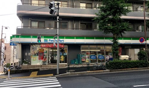 コンビニ　ファミリーマート 金井窪山手通り店（コンビニ）まで176m
