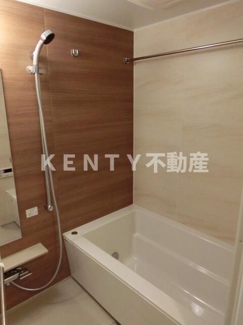 バス・シャワールーム　コンパクトで使いやすいお風呂です