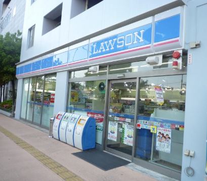 コンビニ　ローソン H磯子三丁目店（コンビニ）まで73m