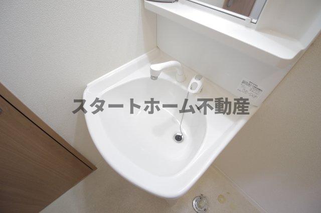 洗面設備　スペースが確保できる洗面所です