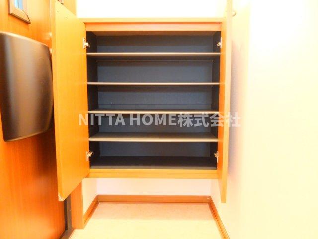 その他設備　下駄箱も付いています！！
