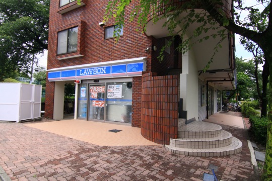 コンビニ　ローソン 板橋向原三丁目店（コンビニ）まで241m