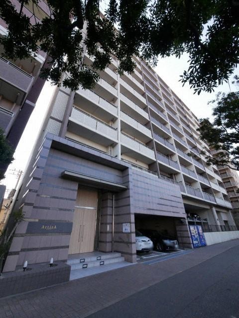 駐車場　建物外観