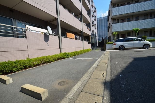 駐車場　敷地内駐車場