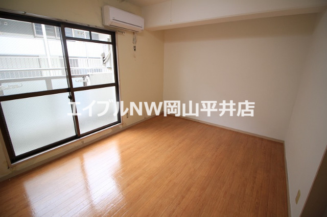 居室・リビング　※同タイプのお部屋の写真です