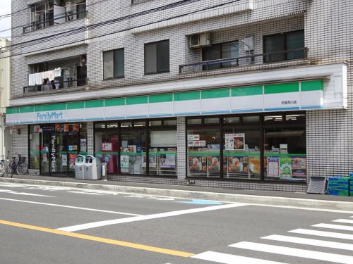 コンビニ　ファミリーマート布施荒川店（コンビニ）まで418m