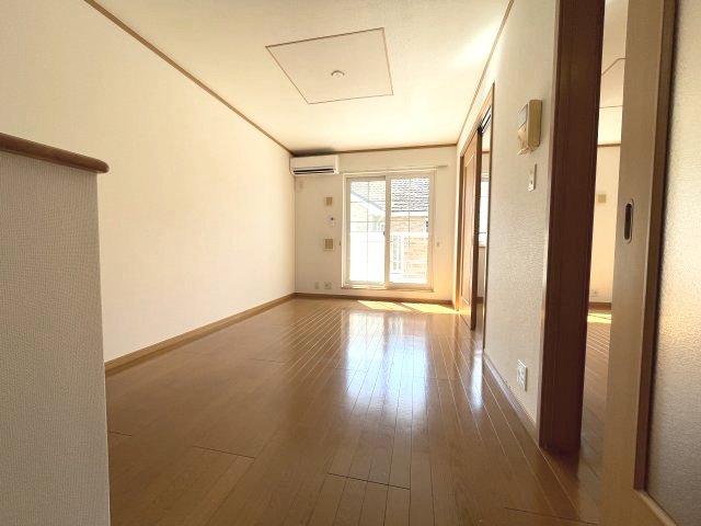 居室・リビング　別の部屋写真です