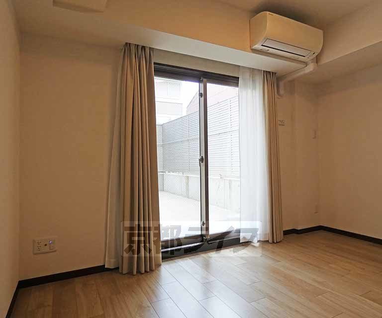 居室・リビング　・お部屋によっては家具家電がついております。