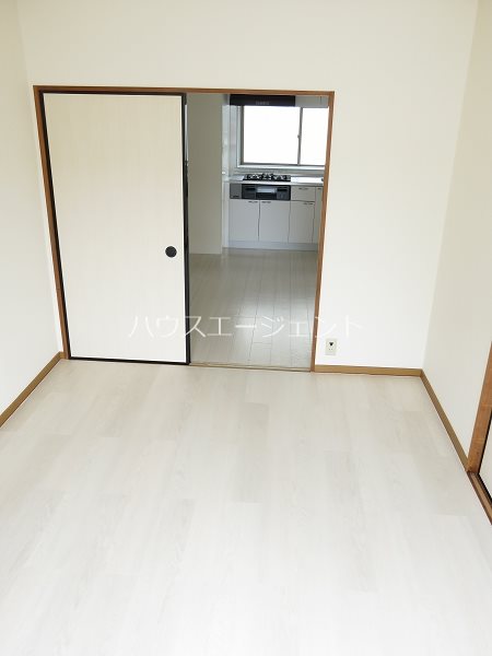 その他部屋・スペース　洋室とダイニングをつなげてリビングみたいにしても良いかも。