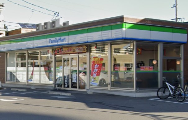 コンビニ　ファミリーマート 中川十一番町店（コンビニ）まで480m
