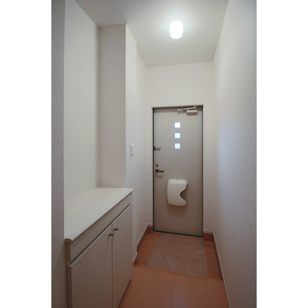 玄関　同じ建物の別なお部屋
