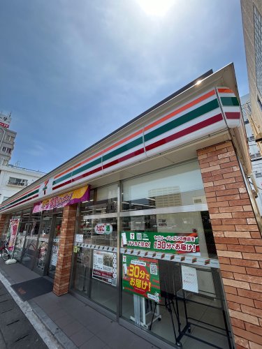 コンビニ　セブンイレブン春日部駅西口店（コンビニ）まで1022m