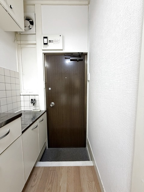 玄関　スッキリシンプルな玄関スペース！