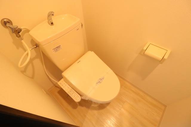 トイレ　シャワートイレ完備♪