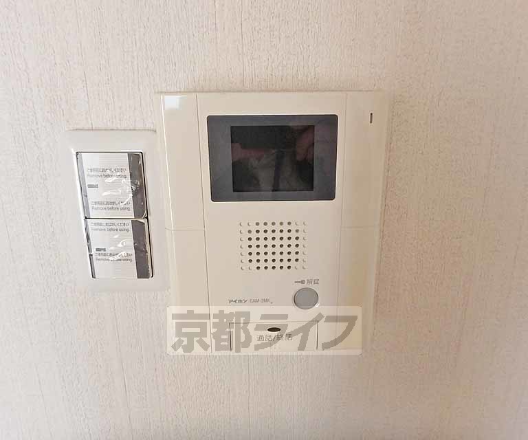 セキュリティ　鍵をかけたまま訪問者と会話ができます