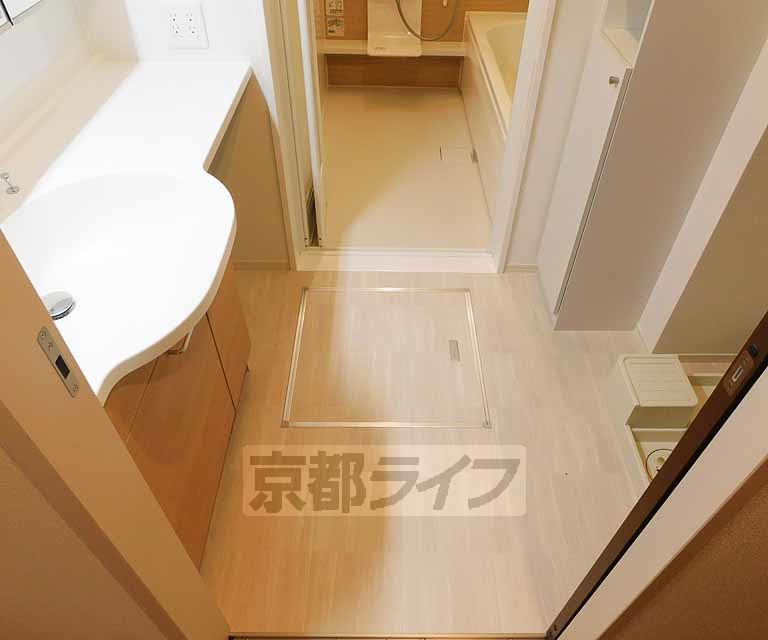 洗面設備　広い脱衣所