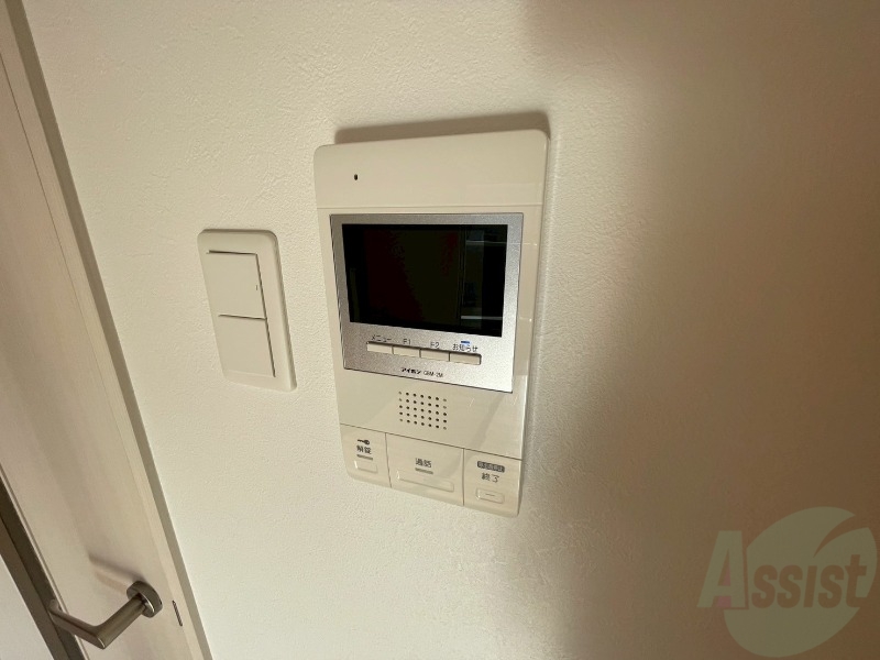 セキュリティ　ＴＶモニター付インターホンです。来客者の顔が見えるので安心！