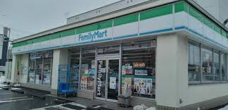コンビニ　ファミリーマート 札幌月寒東5条16丁目店（コンビニ）まで212m