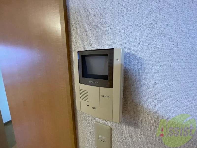セキュリティ　ＴＶモニター付インターホンです。来客者の顔が見えるので安心！