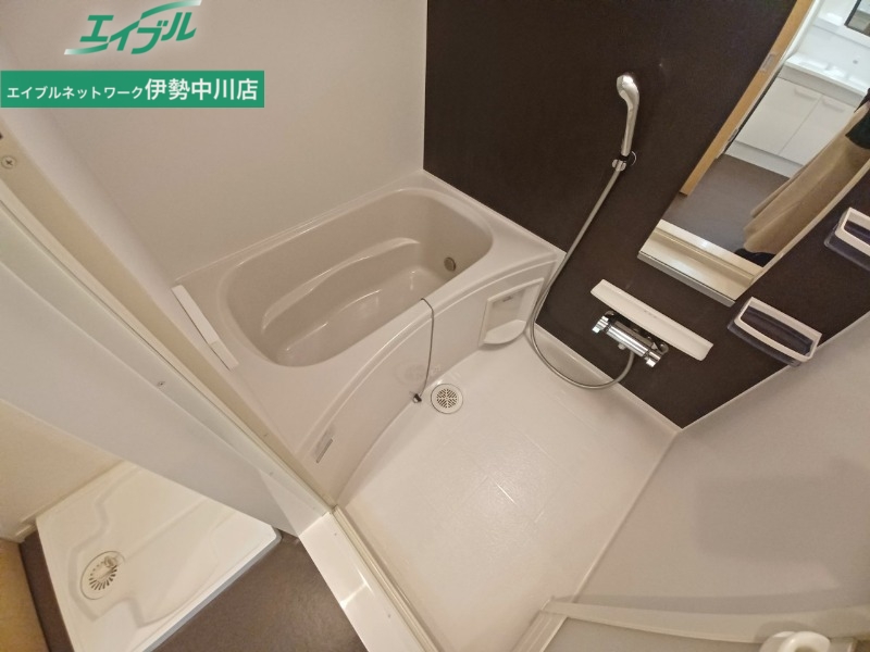 バス・シャワールーム　同物件別部屋の写真