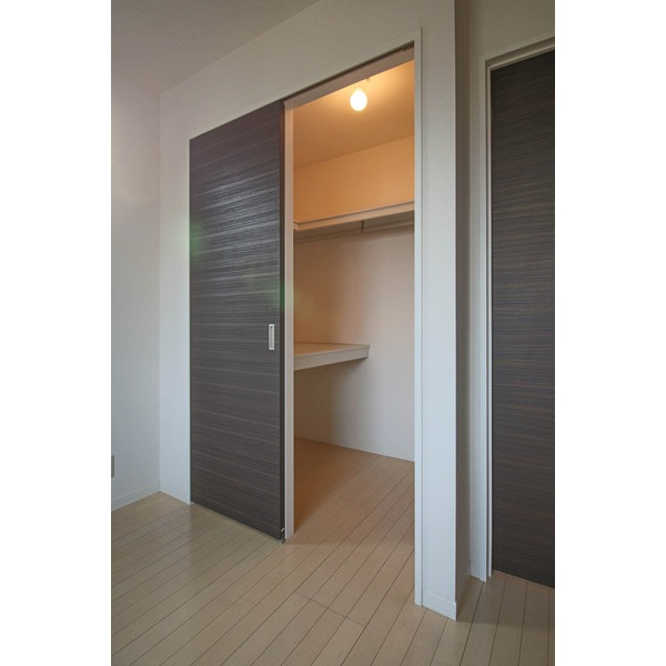 収納　同じ建物の別のお部屋