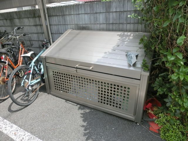 その他共有部分　敷地内には共有ごみ置き場もあります。