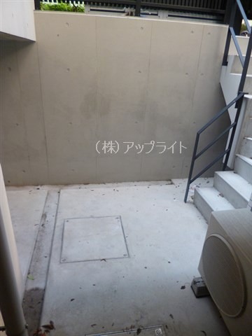バルコニー　専用庭