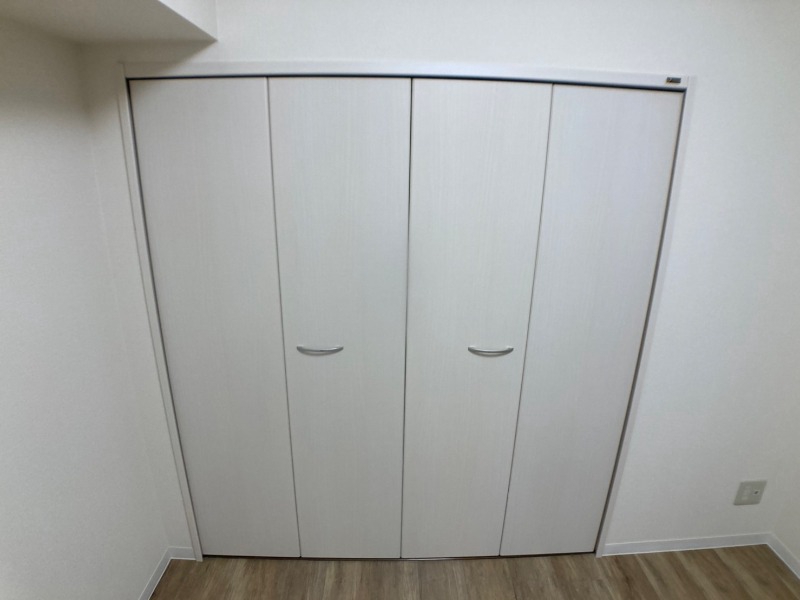 収納　寝室の収納です。部屋がすっきり片付きます。