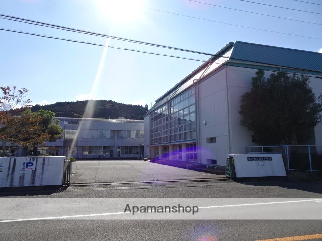 小学校　金谷小学校（小学校）まで738m