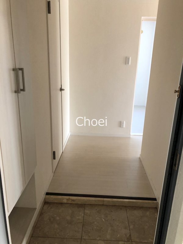 玄関　※別部屋の写真です。