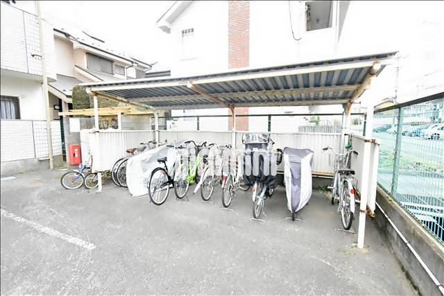 駐車場　敷地内駐車場あり（別途契約）