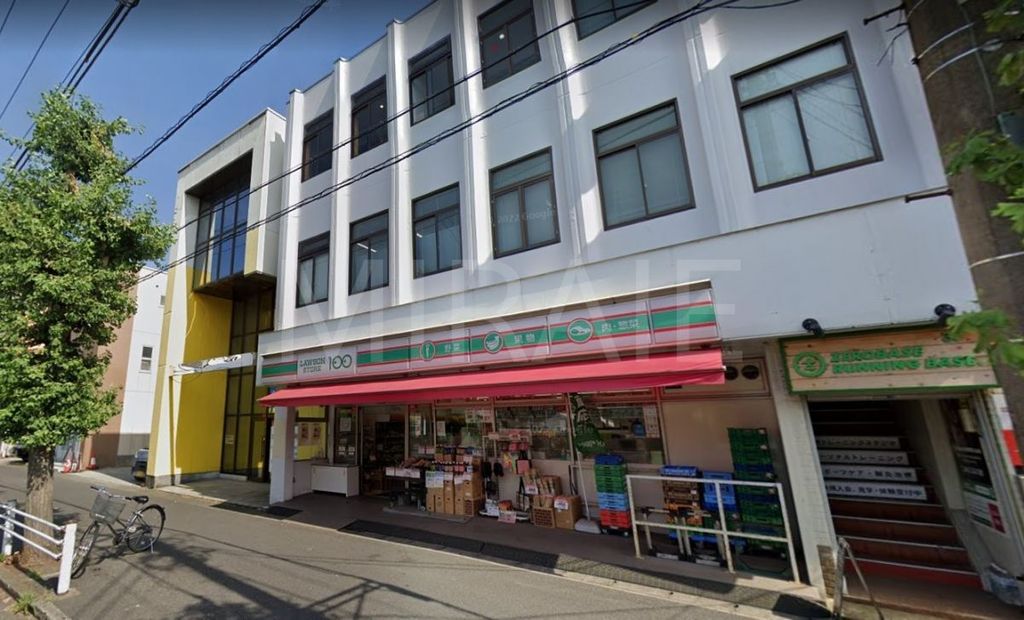 コンビニ　ローソンストア100平塚錦町店（コンビニ）まで200m
