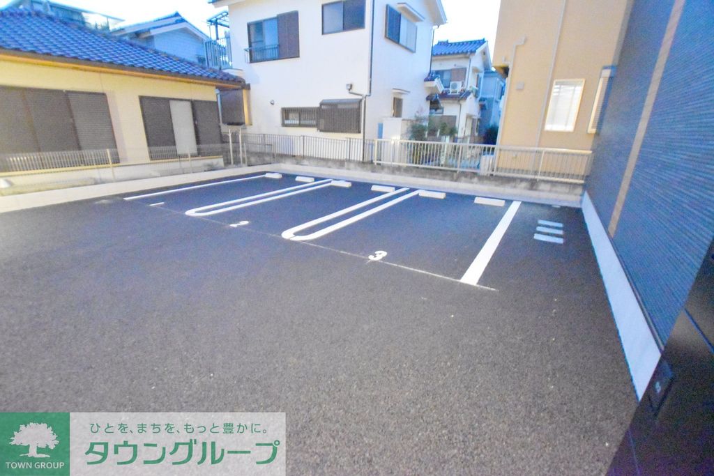 駐車場　駐車場