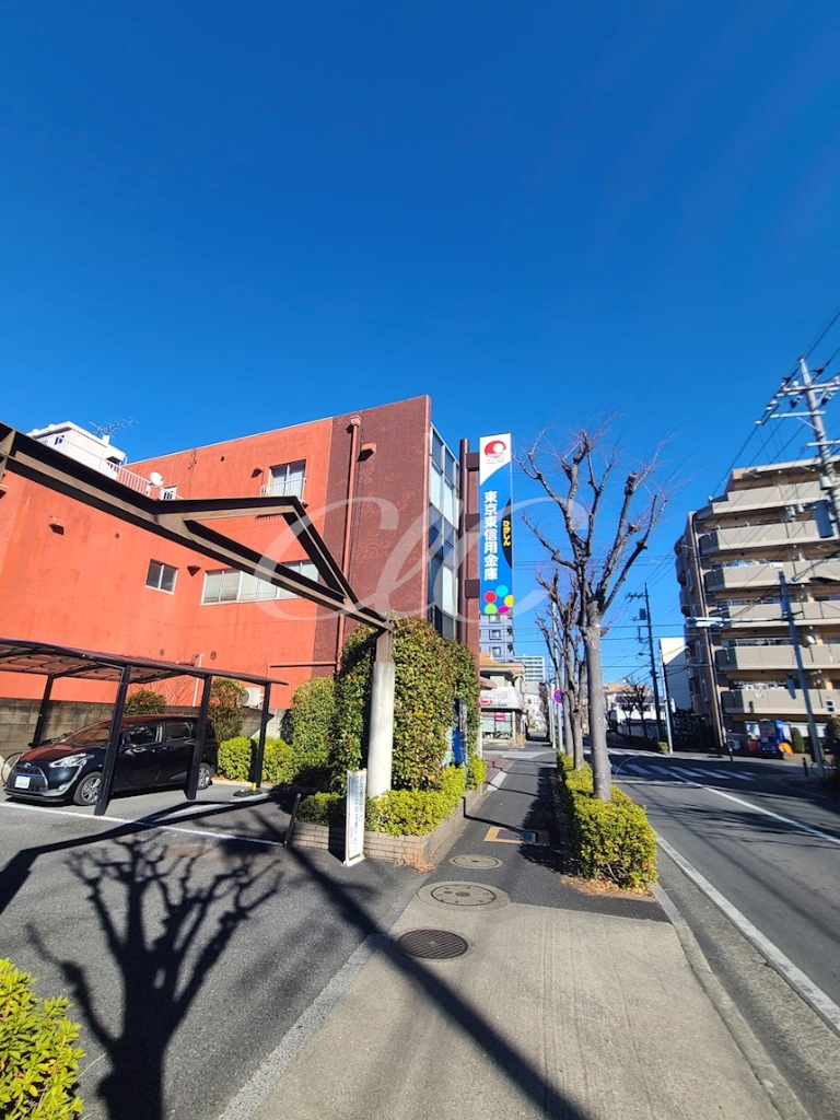 銀行　東京東信用金庫東和支店（銀行）まで686m